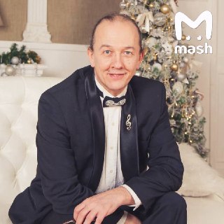 Экс-тренера Дмитрия Хрусталева по бальным танцам Олега Свешникова обвинили в домогательствах к детям — сам он не стал отрицать эпизоды с несовершеннолетними.Одна из бывших учениц рассказала, что пришла в студию "Северная звезда" в семь лет. С 13–14 лет она