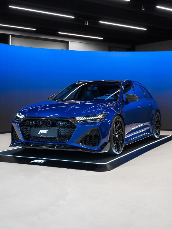 The 1of1 ABT RS6-LE in Ultra Blue.