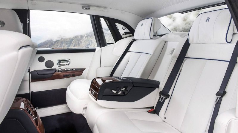 Rolls-Royce Phantom VIII 3