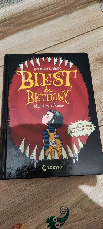 Продам книги для детей на немецком языке. Каждая по 10 лари. Одна книга про озеро на границе трёх ст — фото 1