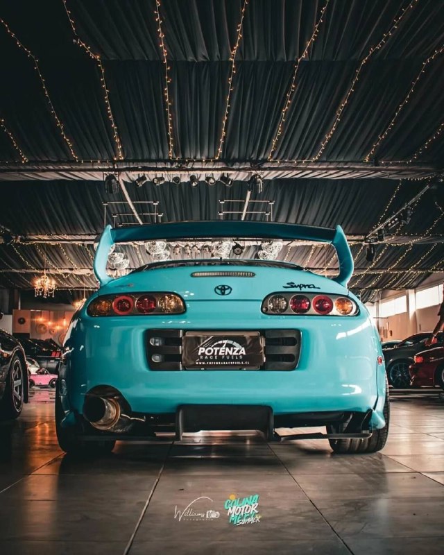 Toyota Supra A80, окрашенная в цвет Porsche Miami Blue 4