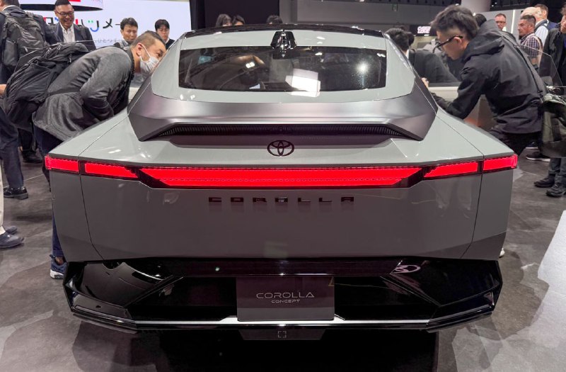 Toyota представила концепт новой Corolla 3