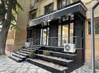 Продается Коммерческое Помещение в Центре Города, ор-р: гост. HYATT