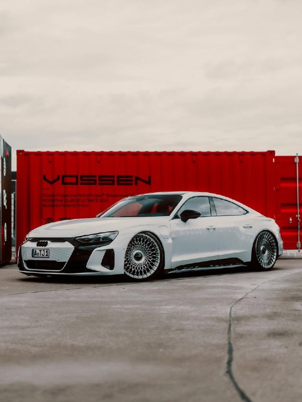 Audi E-Tron GT на дисках Vossen S21-11T с матовым глянцевым прозрачным покрытием. 4