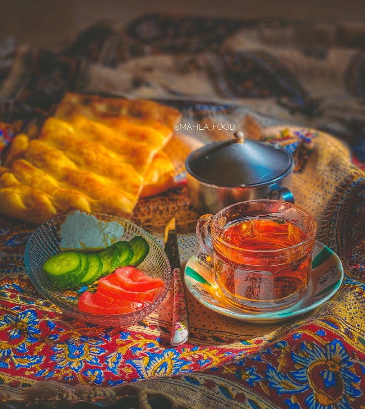 مناجات الهی: تا خدا هست، به مخلوق دمی تکیه مکنکه خدا کوه ثبات است و بشر، عین نیاز...سلام روز بخیر❤️