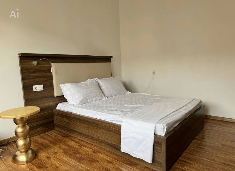 Кровать с матрасом, с подсветкой б/у