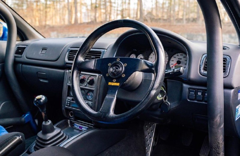 26-летний Subaru Impreza STI продали по цене нового Porsche 911 5