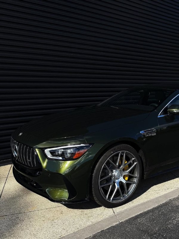 Mercedes AMG GT 63 4