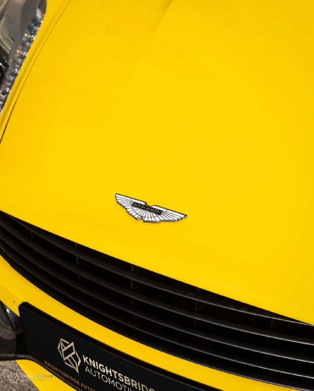 Aston Martin Vanquish 5