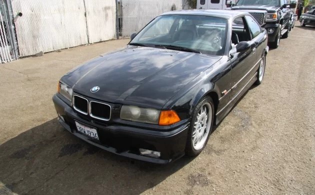 Сегодня мы хотим поделиться с вами удивительной находкой - BMW M3 1995 года с пр