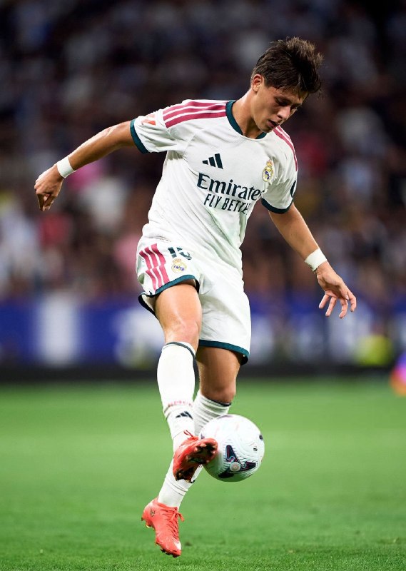 رئال مادرید | Real Madrid: 🚨🌏 آ اس:⚪ ابهاماتی در مورد این وجود دارد که کدام یک از آردا گولر و یان دیماندی در ترکیب اصلی مقابل رئال سوسیه‌داد به مید