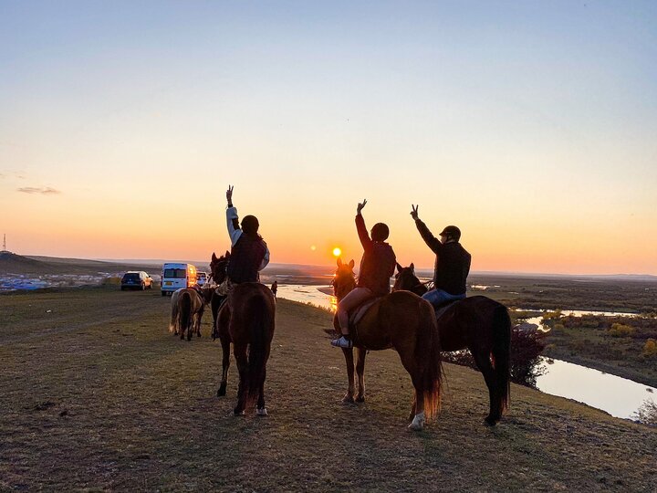 中國內蒙古第三天行程全記錄－大草原拋錨／黑山頭騎馬看日落／蒙古包初體驗