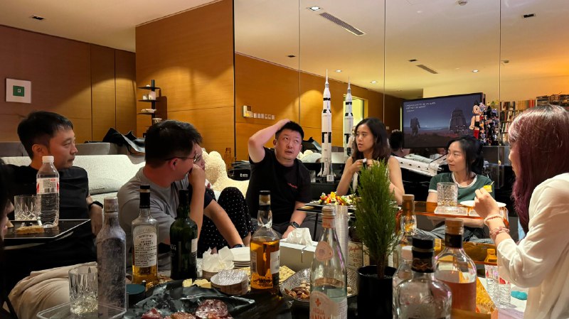 以酒会友，AI x Whisky，感谢@hidecloud @林俊旸 @海辛Hyacinth @Simon阿文 @奥古斯书 @张北汀 @莫妮卡同学 @黄星月stella @PeakJi以酒会友，AI x Whisky，感谢@hidecloud @林俊旸 @海辛Hyacinth @Simon阿文 @奥古斯书 @张北汀 @莫妮卡同学 @黄星月stella @PeakJi