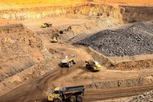پایگاه خبری معدن نامه: ۹۶۰ معدن خصوصی زیر چتر حمایتمدیرعامل صندوق بیمه سرمایه‌گذاری فعالیت‌های معدنی گفت: این صندوق با کاهش ریسک سرمایه‌گذاری، 