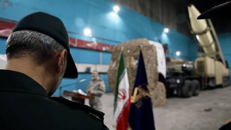 شمارش معکوس ظهــور: 🔴 اَبَرشهر موشکی در راه است 🔹ابرشهر موشکی قم تا پایان امسال، بخشهای تکمیلنشده خود را پشت سر خواهد گذاشت و این مجموعه ب