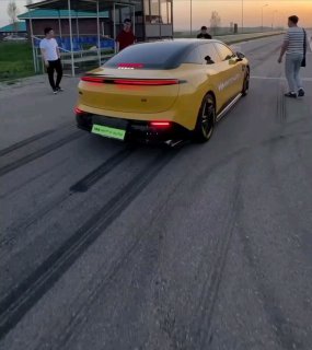 Zeekr 007 vs BMW M5 F90