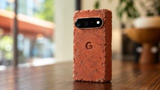 Самые дорогие кирпичи в мире — Google PixelВ сети появились жалобы от первых пользователей новейших Pixel 11 Pro: по их рассказам, смартфоны после непродолжительного использования просто отключаются, даже с заряженной батарейкой. Такая же беда случилась с 