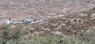 כוח של צבא הכיבוש מסתער על מתקן ליד הכפר מרקה, דרומית מערבית לג'נין.
