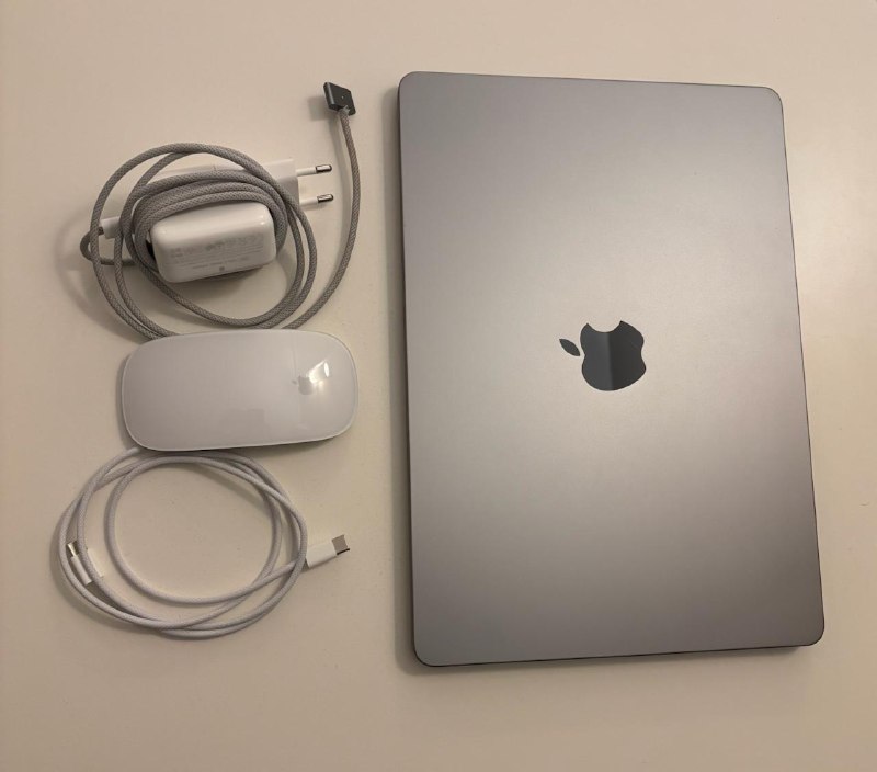 MacBook Air 13 (2024) M3