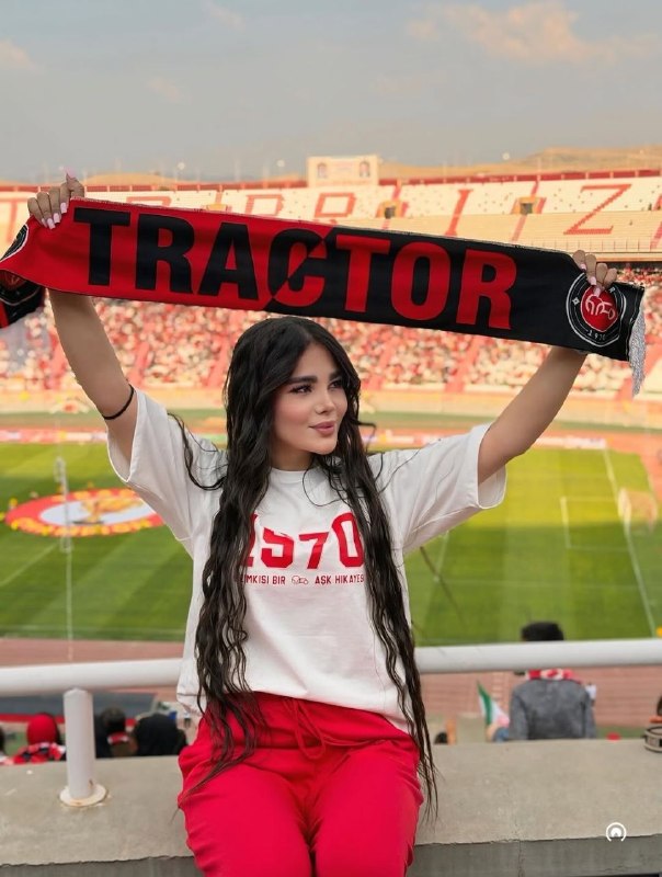 پته مته | Patemate: 🔴😊از بانو های خوبِ تراکتور فن🤩 @Patemate_Official | #Alfred ⚽️