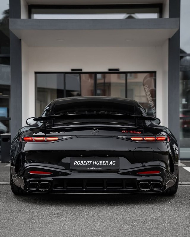 New Mercedes-AMG GT63 Coupe 4.0-L V8 BITURBO 585 HP 0-100 km/h 3.2 sec 2