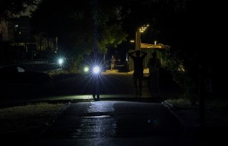 Жителей севера Крыма заставляют вставать на воинский учет для получения компенсации за отключения света и воды, обратила внимание «Новая-Европа»Жители Джанкойского района аннексированного Крыма жалуются в соцсетях, что для получения компенсации после массо