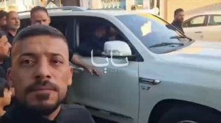 🎦 נוכחותו של מוקטדה סאדר בין אבליו של מנהיג המהפכה ההרוג בנג'ף אשרף