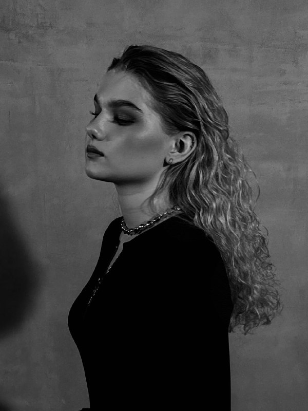 Гайз, предупреждаю!Уже завтра открою возможность попасть на онлайн-курс по проф. укладкам и работе с париками.Это курс для мастеров по волосам, визажистов, стилистов — всех, кто хочет создавать востребованные в 2025 году укладки. Программа создана так, чтобы ученик даже с 0 мог сделать нужную укладку. И, конечно, будем разбирать алгоритм и способы продвижения в профессии.Что сделать, чтобы поток клиентов и доход стали больше 🤘🏻Как это будет: всем, кто регистрировался на интенсив, напишет моя помощница и предложит присоединиться к курсу. Кто пришел именно на интенсив, вы можете просто написать об этом. Все строго по желанию.Жду завтра 🌹Гайз, предупреждаю!Уже завтра открою возможность попасть на онлайн-курс по проф. укладкам и работе с париками.Это курс для мастеров по волосам, визажистов, стилистов — всех, кто хочет создавать востребованные в 2025 году укладки. Программа создана так, чтобы ученик даже с 0 мог сделать нужную укладку. И, конечно, будем разбирать алгоритм и способы продвижения в профессии.Что сделать, чтобы поток клиентов и доход стали больше 🤘🏻Как это будет: всем, кто регистрировался на интенсив, напишет моя помощница и предложит присоединиться к курсу. Кто пришел именно на интенсив, вы можете просто написать об этом. Все строго по желанию.Жду завтра 🌹