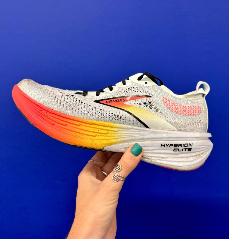 کتونی کریم غنچه: ⭕️ Brooks Hyperion Elite 4مدل. 2024🔘 Size : 43.5🔘 Cm : 27.5💵 : 12.900📞09143427130📞09381341766☎️044-42349151☑️سفارش اروپا