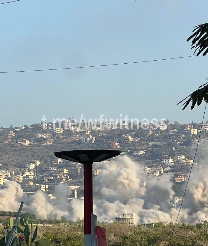 ️🇱🇧🇮🇱 תקיפה אווירית ישראלית מכוונת אל העיירה אל מנצורי, דרום לבנון.