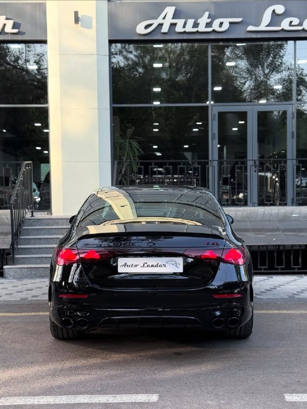 Mercedes-Benz AMG E 53 Hybrid 2