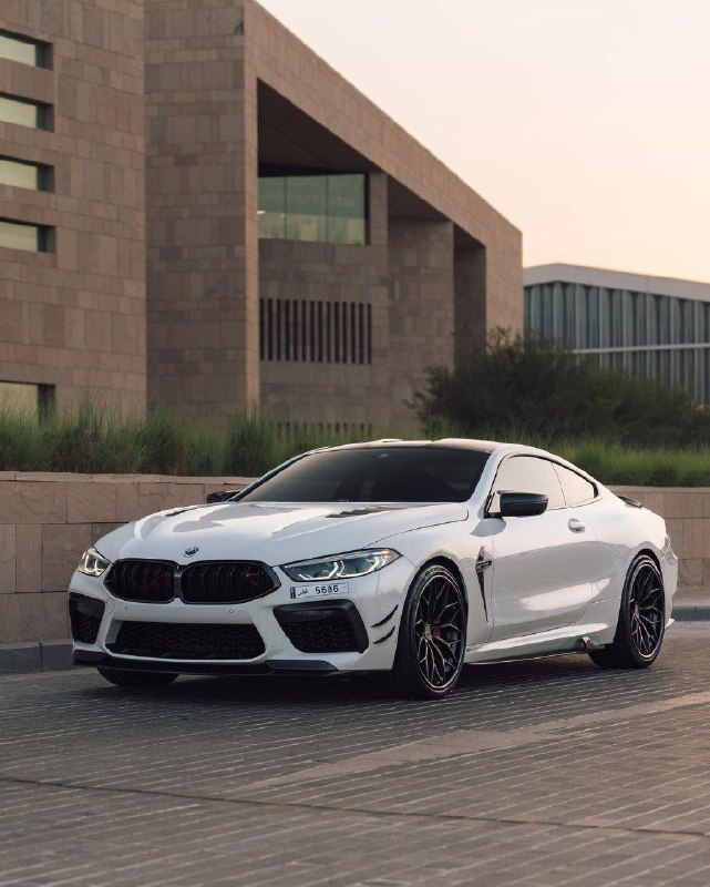BMW M8 Competition 2