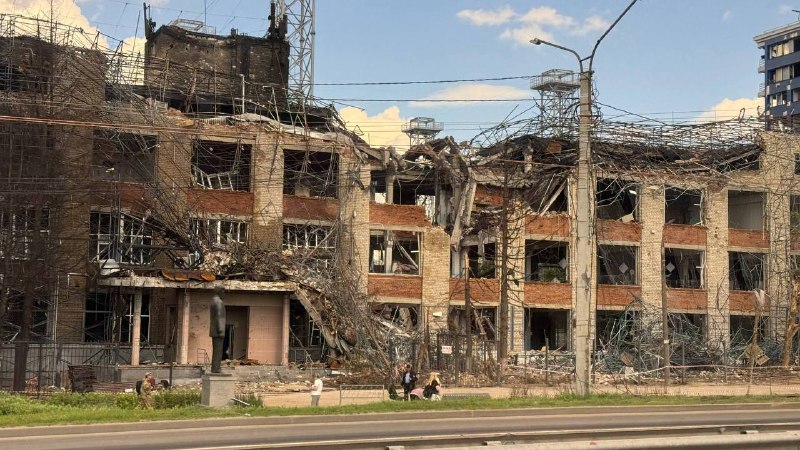 Ukraine’s Unmanned Systems Forces hit targets across occupied territory overnight on June 10, including Tor and Buk-M3 air-defense systems, fuel tanks in Mariupol, a tug in Berdyansk, power substations in Melitopol, Zolote and Debaltseve, command posts and military equipment storage sites in Donetsk, Luhansk and Zaporizhzhia regions.