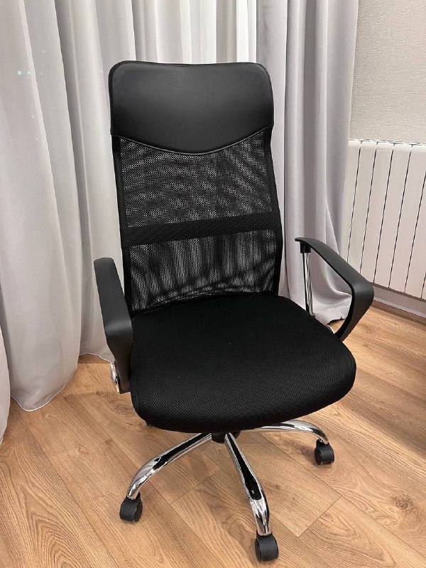 Продаю офисный стул за 250 лари