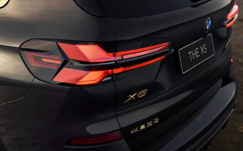 BMW X5 получила новую спецверсию с «золотым» декором 3