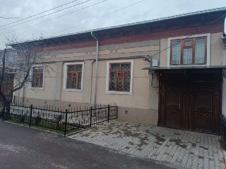Яшнабад! Продаётся дом 4,05 соток 7 комнат