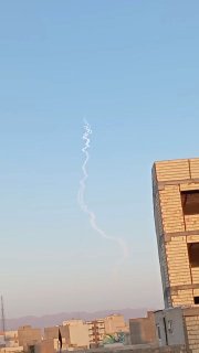 דווח על ירי טילים מזנג'אן ומחומיין.