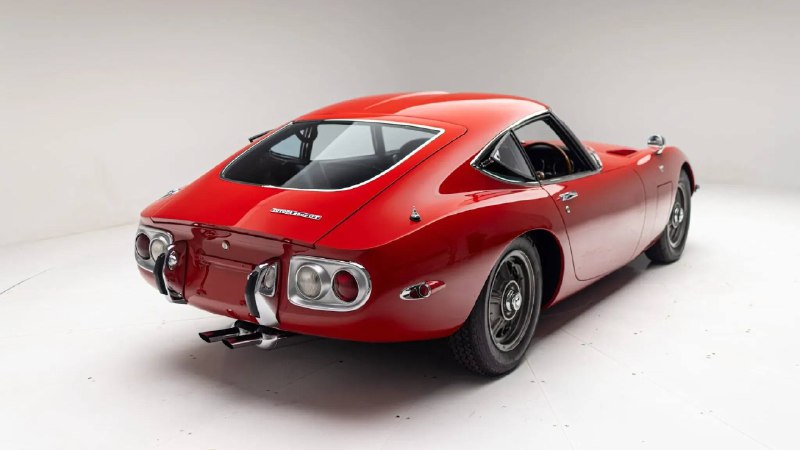 Toyota 2000GT выставили на торги за $1 млн 2