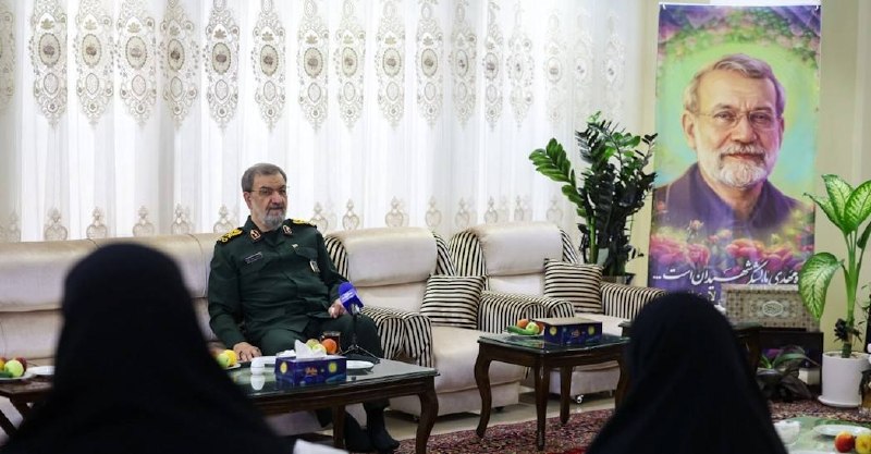 خبرگزاری میزان: 📸 حضور سرلشکر رضایی، دبیر شورای عالی امنیت ملی در منزل شهیدان علی و مرتضی لاریجانی🟥میزان در شبکههای اجتماعی🆔@mizanplus