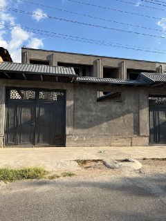 Олмазор тум Мевазор Сирож Солих масжиди оркасида 2 соти ховли сотилади
