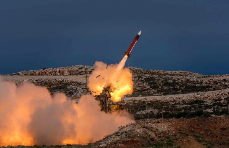 הגרדיאן: "טראמפ לזלנסקי: יש לנו פטריוטים, אבל לא כל כך הרבה; גם אנחנו צריכים אותם".