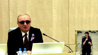 Видео с робоголосами на трансляции ЦИК, похоже, фейкВ соцсетях распространился фрагмент трансляции ЦИК, на котором, как утверждается, возникли проблемы со звуком. Из-за этого члены комиссии начали говорить голосами пришельцев из фильмов 90-х.«Новая-Европа»