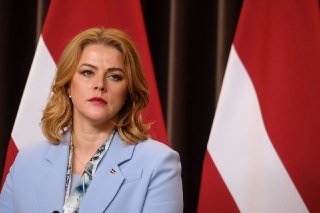 Министр обороны Латвии ушел в отставку после того, как на территорию страны залетели дроны  Глава Минобороны Латвии Андрис Спрдус объявил о своей отставке после того, как на прошлой неделе несколько дронов залетели на территорию страны.  🔵 Причины отставки
