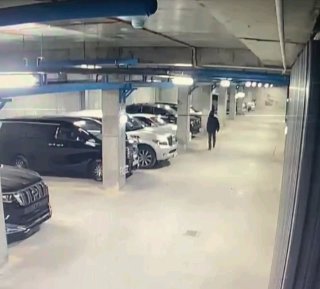 Угон Prado с паркинга ЖК за пару минут
