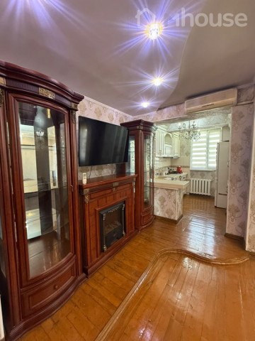 Продажа, квартира, 3-комн., 61.8 м2Адрес: Бишкек, Московская - Уметалиева, боконбаева, 191 / турусбековаЦена: $110 000 (9 636 000 сом)Тип предложения: от собственникаСерия: 105 серия улучшеннаяДом: ки