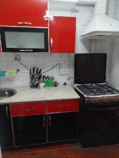 Сдается 4хкомнатная квартира,с обстановкой, с техникой, цена 700у.е.