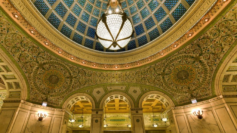 Chicago, look up!Tiffany Dome, Chicago Cultural Center, Illinois (© Felix Lipov/Shutterstock)