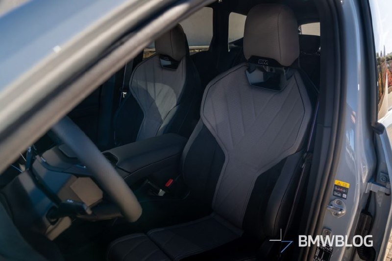 В Европе у BMW iX3 есть «правильные» M Sport сиденья: выраженная боковая поддерж