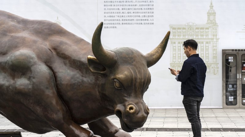 The market just gave investors a gift. Here's how not to blow it, according to investing experts