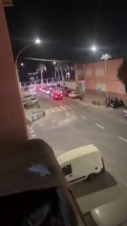 Полицията открива огън след откриването на труп вътре.
